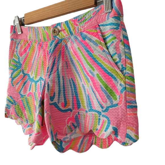 Lilly Pulitzer The Buttercup Scalloped Short Size 00 - Picture 2 of 7